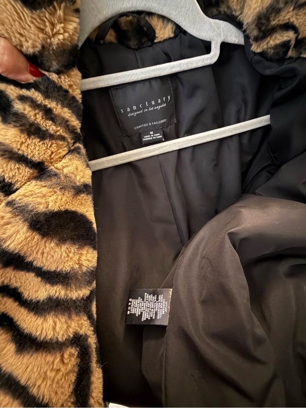 Sanctuary Tiger-Print Faux Fur Jacket in Black and Tan. Size Medium. - Picture 7 of 10